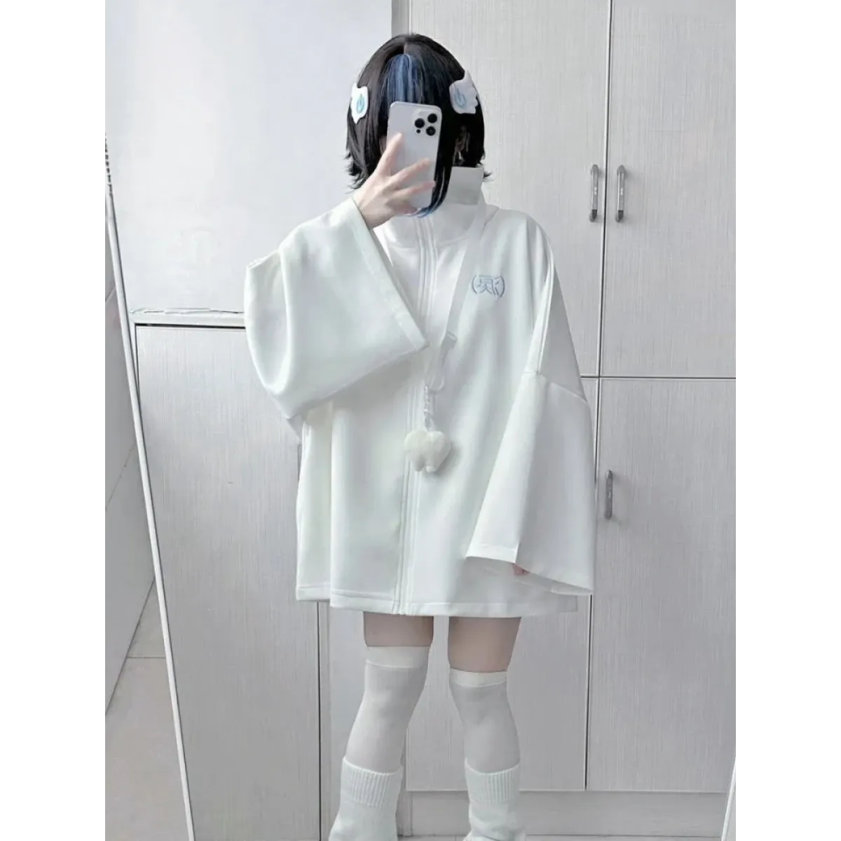 White Oversized Harajuku Hoodie β Embroidered Y2K Aesthetic Zip-Up